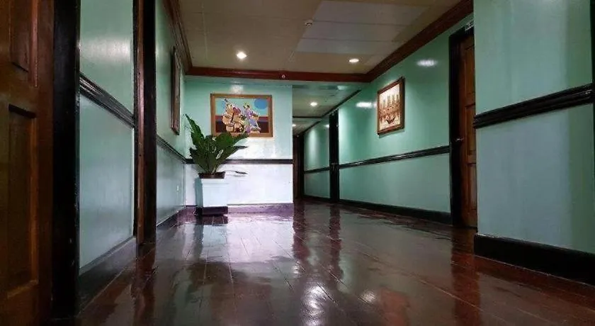 Vest Grand Suites Panglao 2*,  Philippines