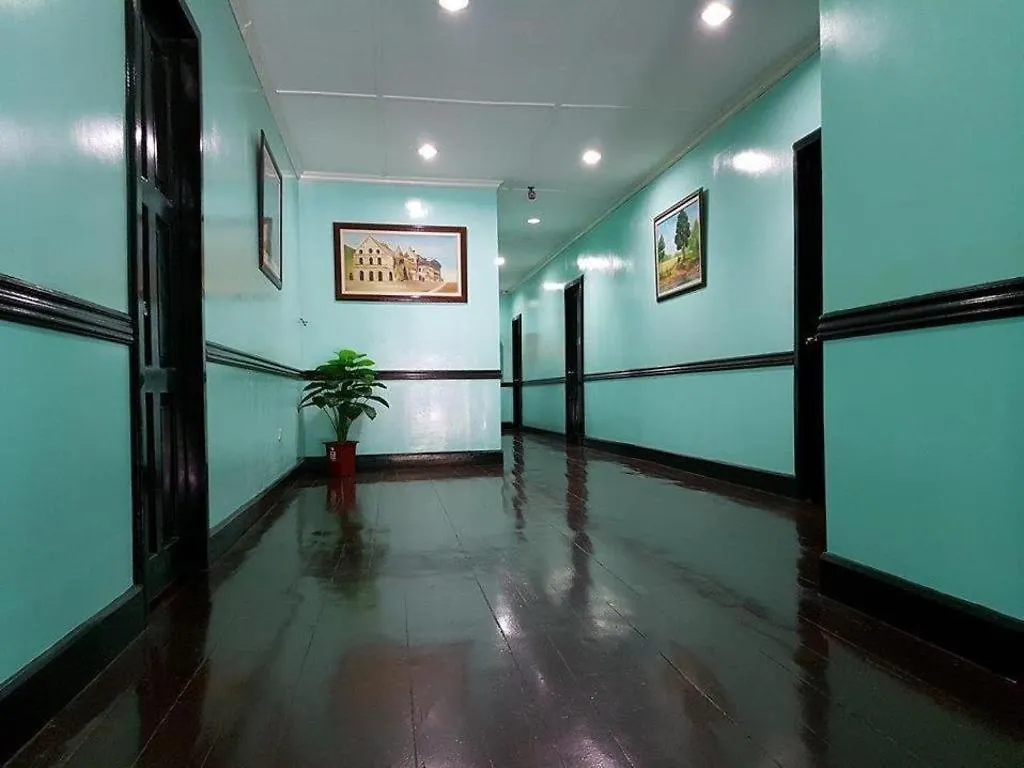 ** Hotel Vest Grand Suites Panglao Filipiny
