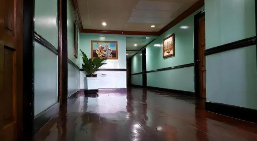 Vest Grand Suites Panglao 2*,  Filipiny