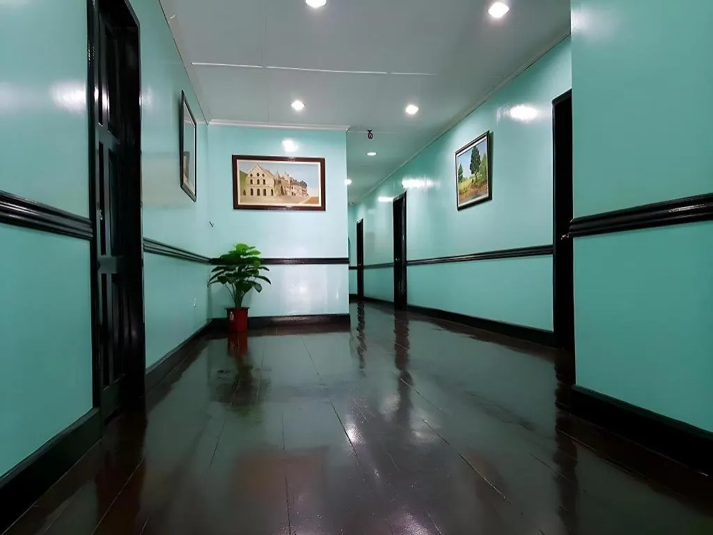** Hotel Vest Grand Suites Panglao Filipiny